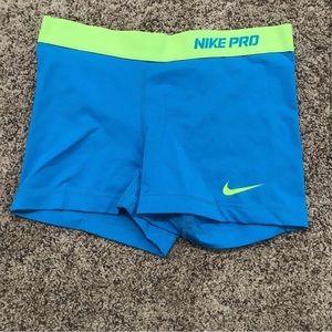 Women’s Nike Pro Spandex Shorts Size Medium